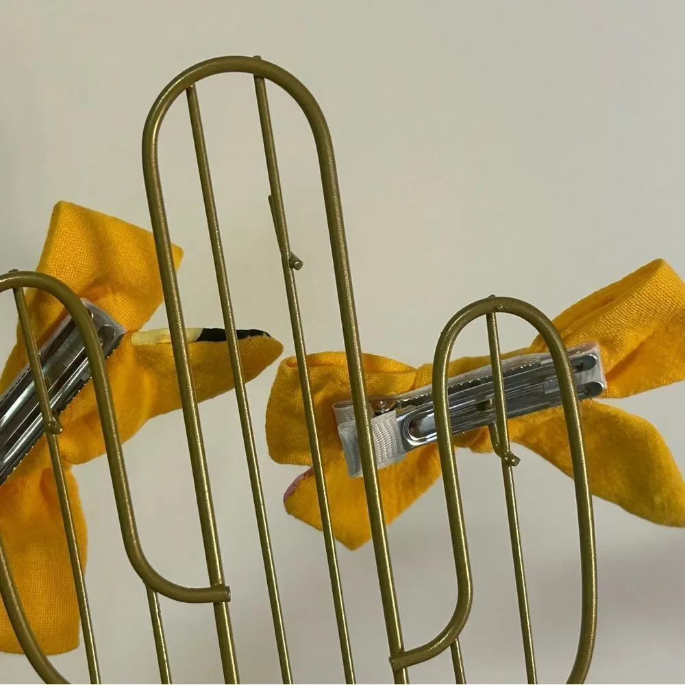 Hair clips ​